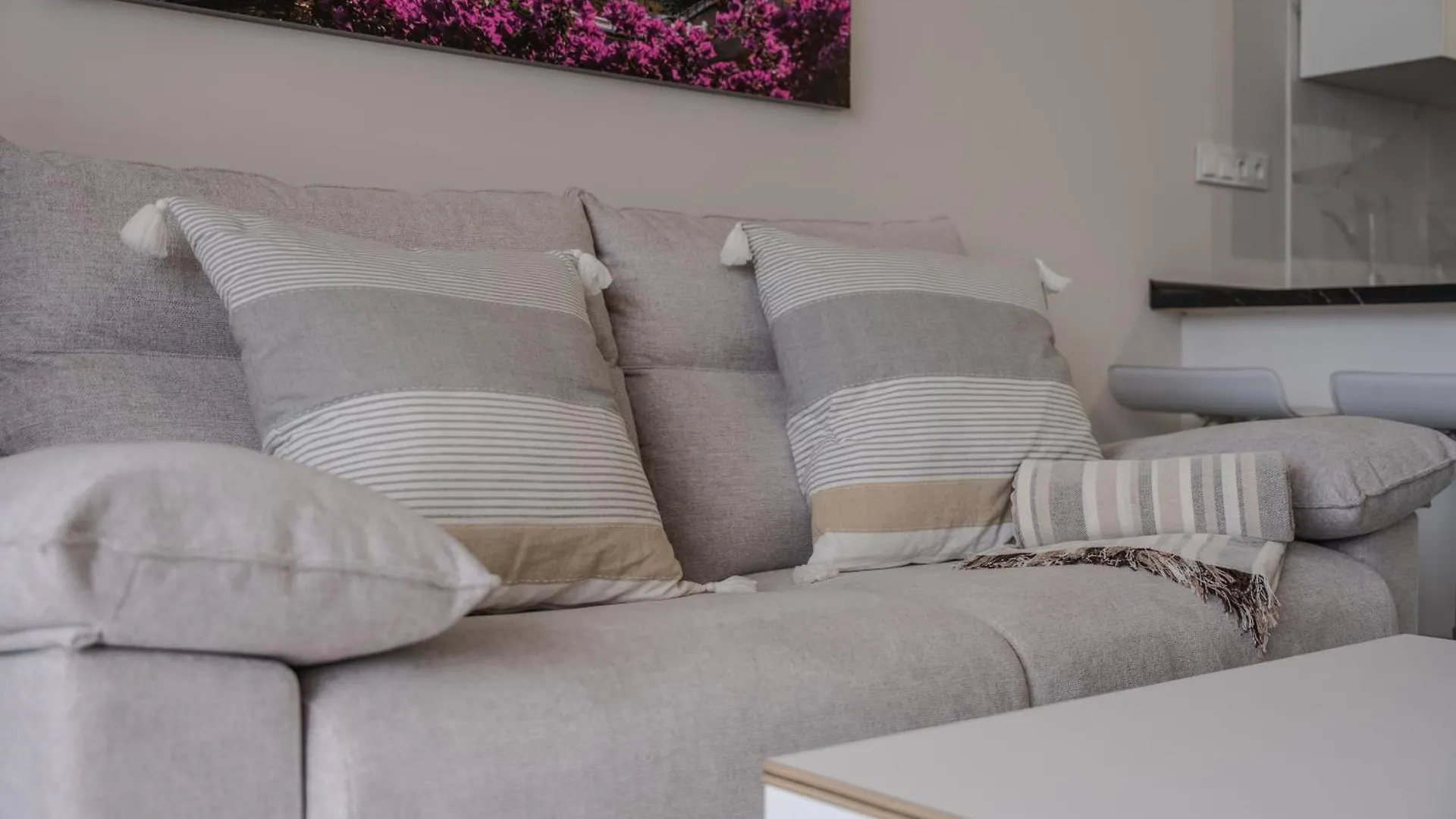 Apartamento Kaora Ocean View 阿德耶 公寓